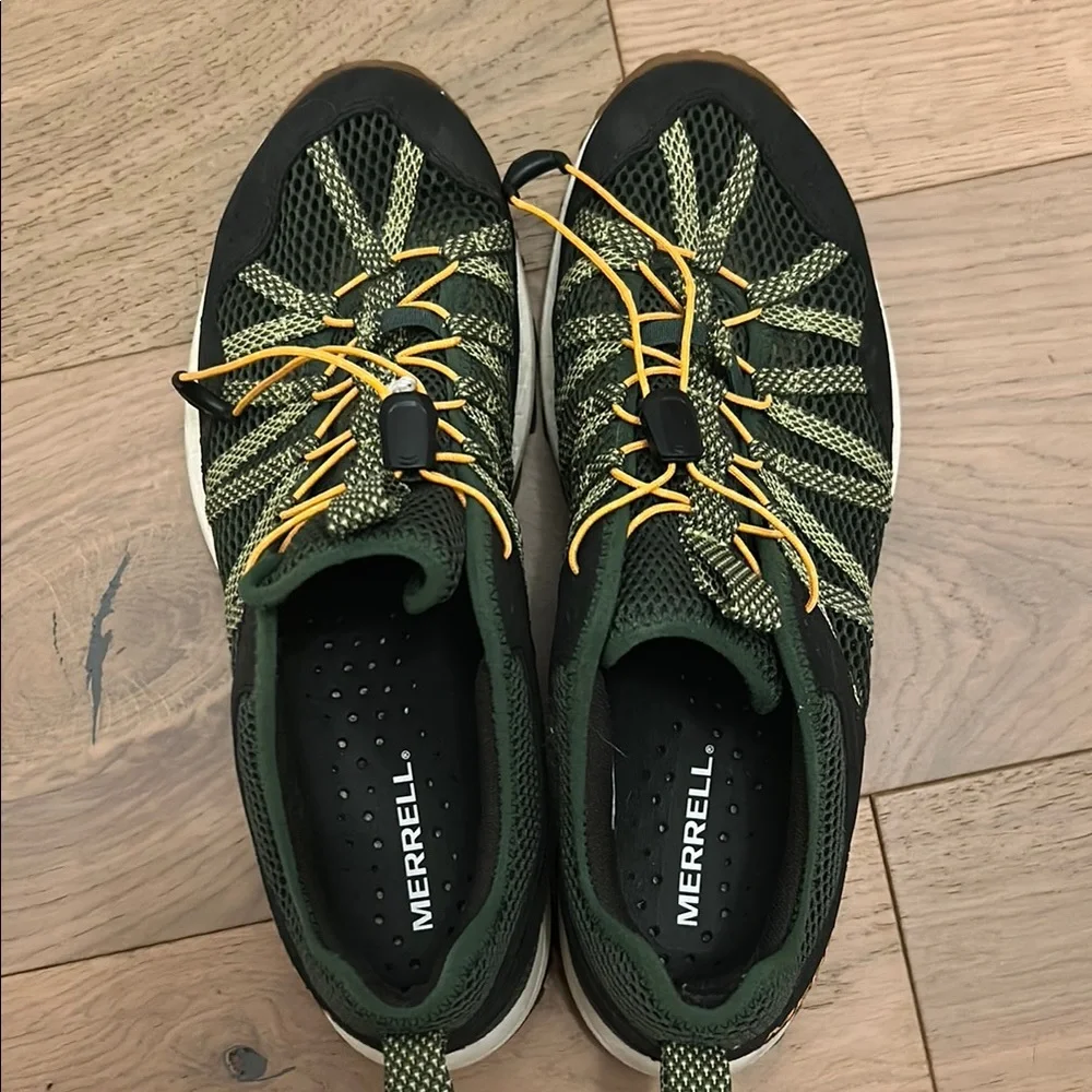 Men’s Merrill Green and Yellow Hiking Shoes - Picture 3 of 5